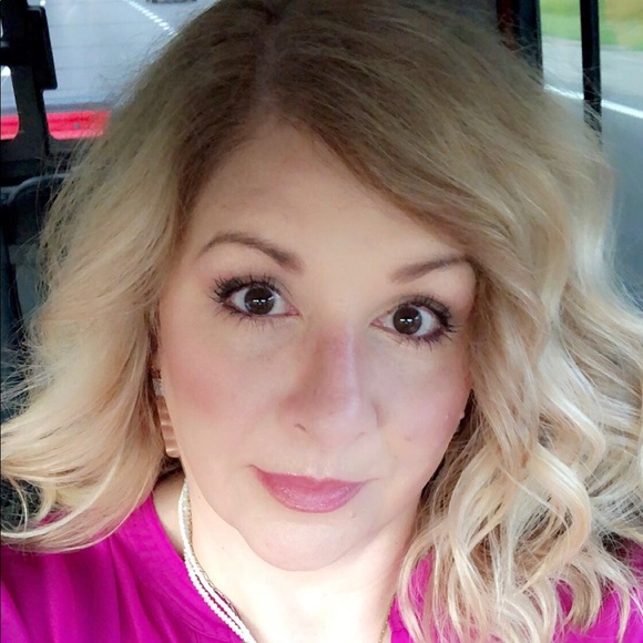 Meet your Posher, Christi - Picture 2 of 4